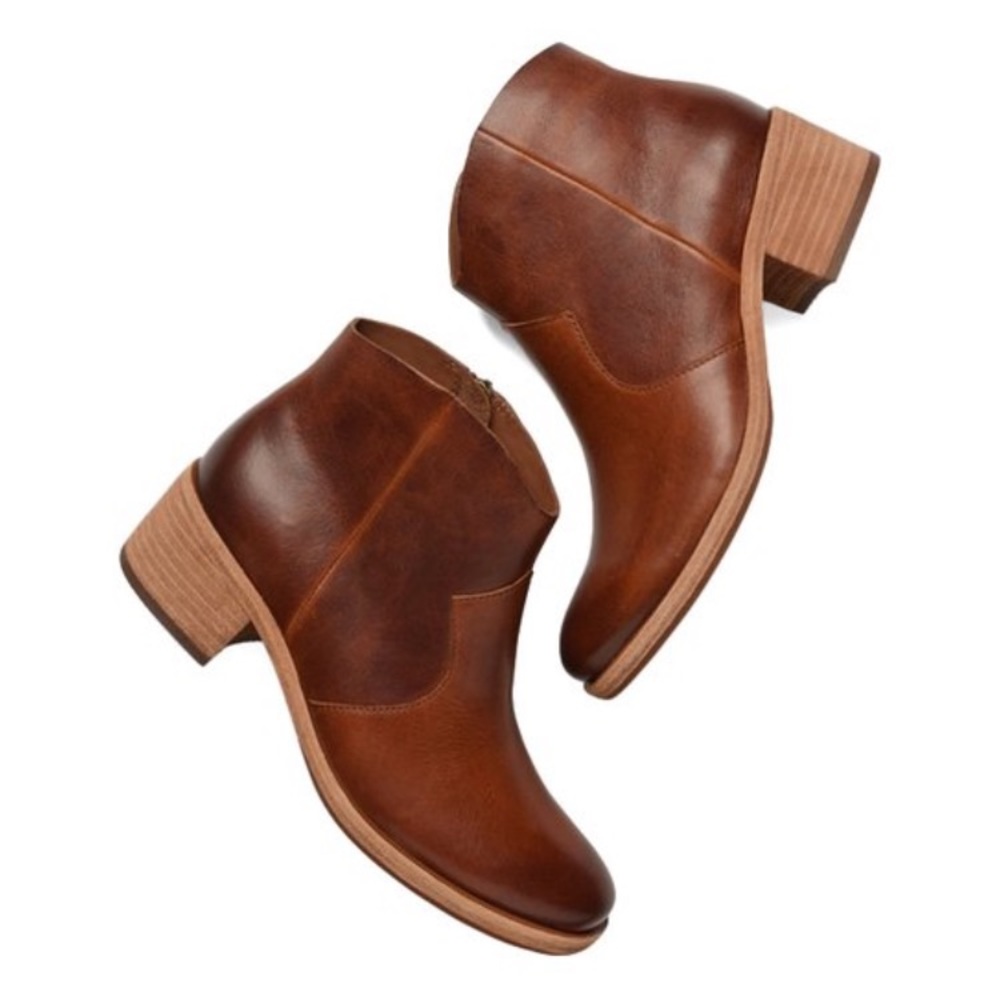 Kork Ease Casper Bootie in Rum